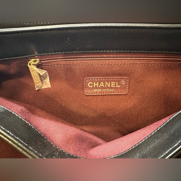 Chanel medium size lamb skin bag 12x7. - Picture 2 of 15